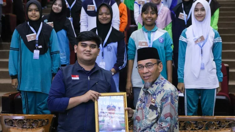 Maigus Nasir: Ketua OSIS dan MPK Harus Belajar Memimpin dengan Kolaborasi