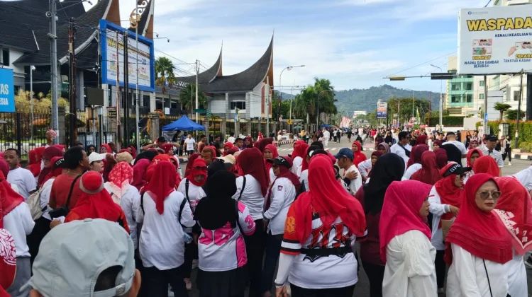 Dinsos Padang Jemput Pendaftar Portal Perlinsos di Car Free Day