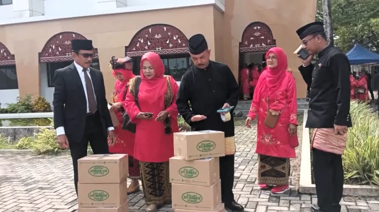 LKAAM Sumbar Targetkan Kirim 5 Ton Rendang untuk Korban Bencana NTT