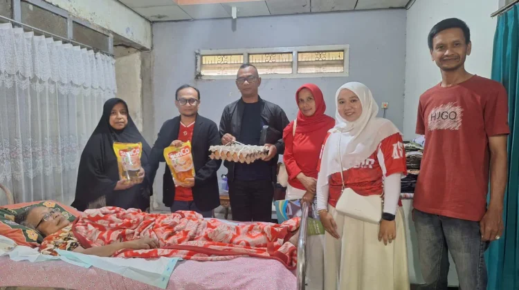 KPM Padang Panjang Terima Bantuan Kebutuhan Dasar