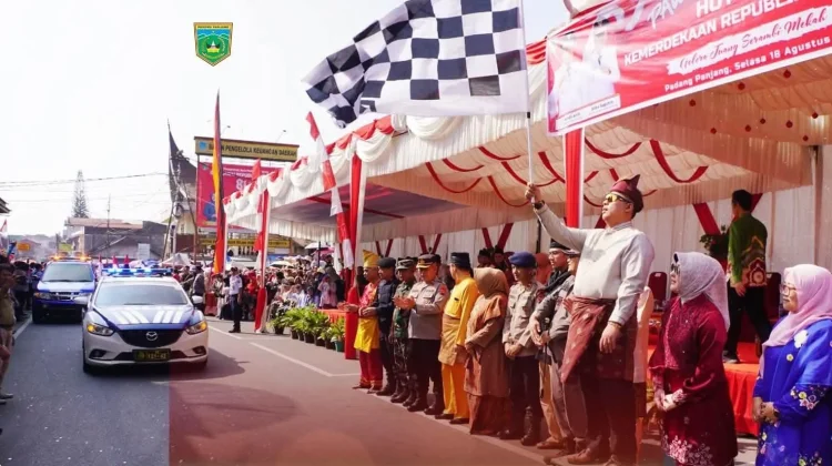 Pawai Alegoris Meriahkan HUT RI ke 81 di Padang Panjang