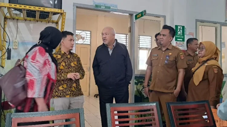 Tim Peneliti Tinjau Rumah Sakit Lubuk Basung untuk Riset Virus