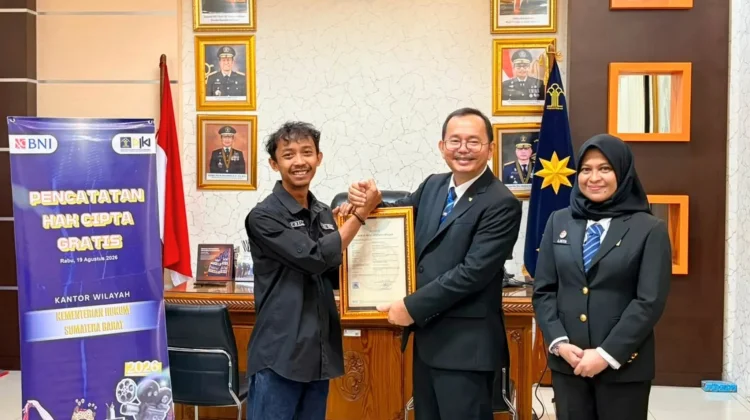 Kemenkum Sumbar Serahkan 25 Hak Cipta Gratis kepada Kreator