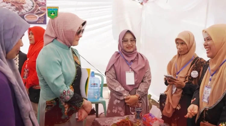 Delapan Kelurahan di Padang Panjang Adu Kreasi Olah Rendang