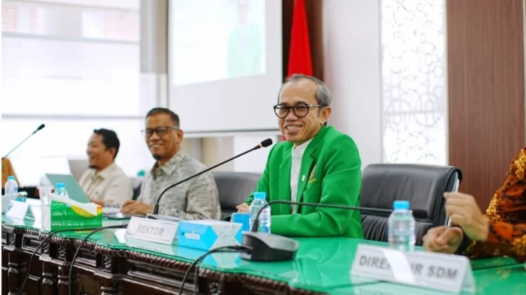 Rektor Unand: Pelayanan Pegawai Jadi Penentu Kemajuan Kampus