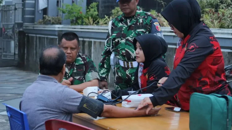 Poskes Kodim 0307 Tanah Datar Layani Cek Kesehatan Gratis