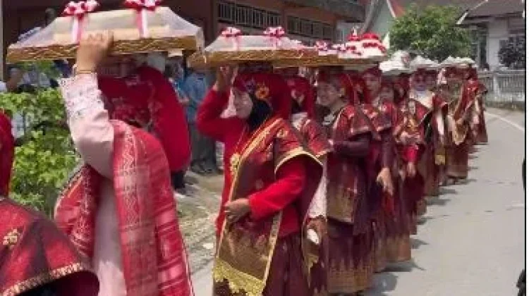 Warga Nagari Talang Meriahkan HUT Kemerdekaan dengan Kegiatan Pawai