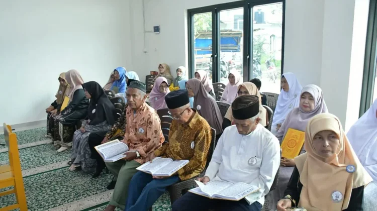 MTQ Lansia Semarakkan HUT RI dan Maulid di Agam