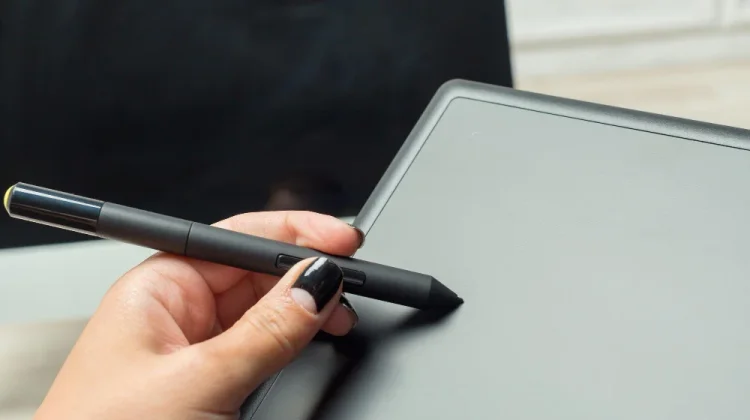 Tablet dan Stylus Mudahkan Notulensi, Lebih Praktis dan Cepat