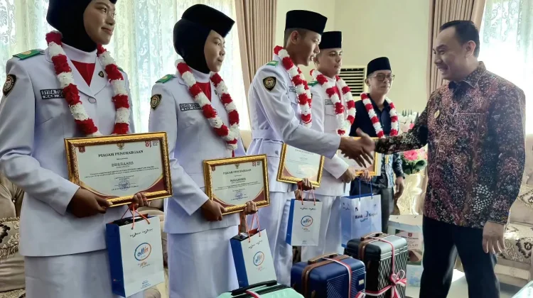 Empat Pelajar Agam Ikuti Kirab Prestasi, Satu Lolos Paskibraka Nasional