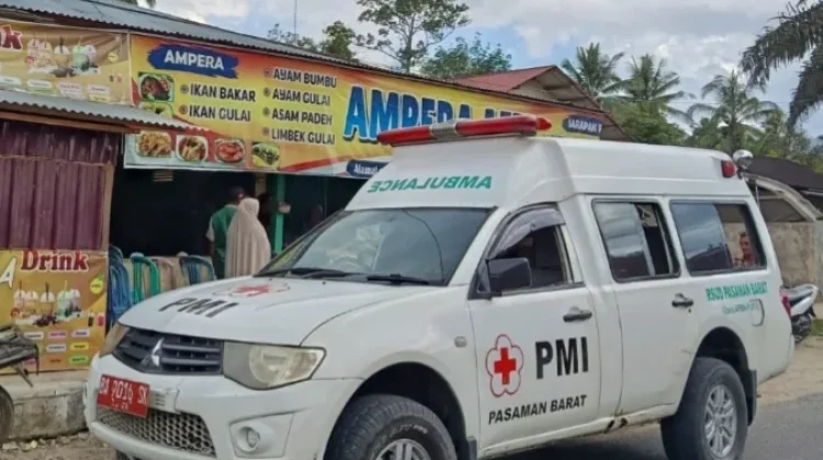 Ambulans Gratis PMI Pasbar Layani Pasien ke Rumah Sakit Rujukan Padang