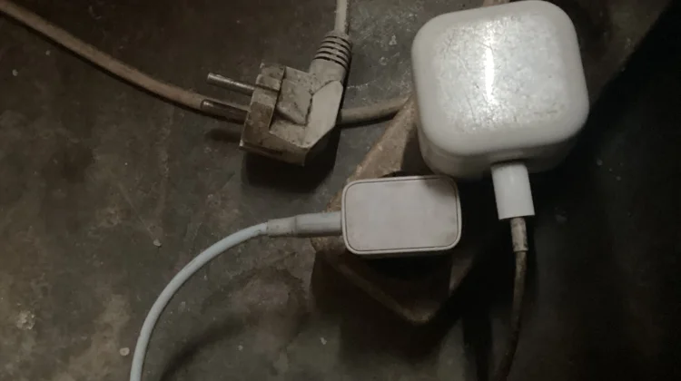 Tips Memperbaiki Steker Hanphone Rusak Secara Mandiri