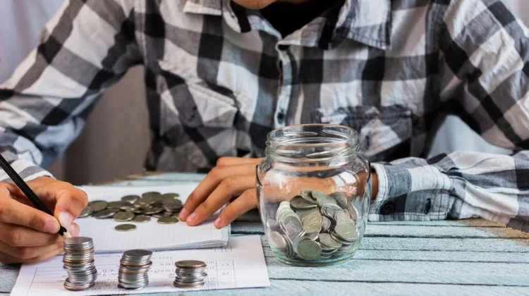 Tips Menabung agar Uang Tetap Ada Akhir Bulan