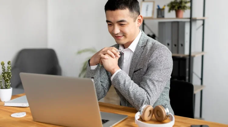 Tips Menjaga Kesehatan Tubuh saat Bekerja Setiap Hari