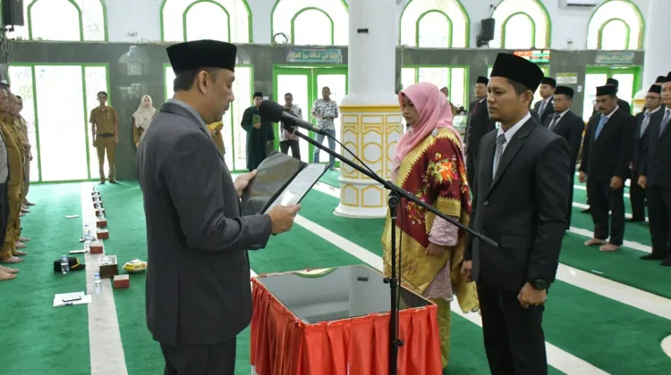 Wabup Agam Lantik Pejabat Administrator dan 86 Kepala Sekolah