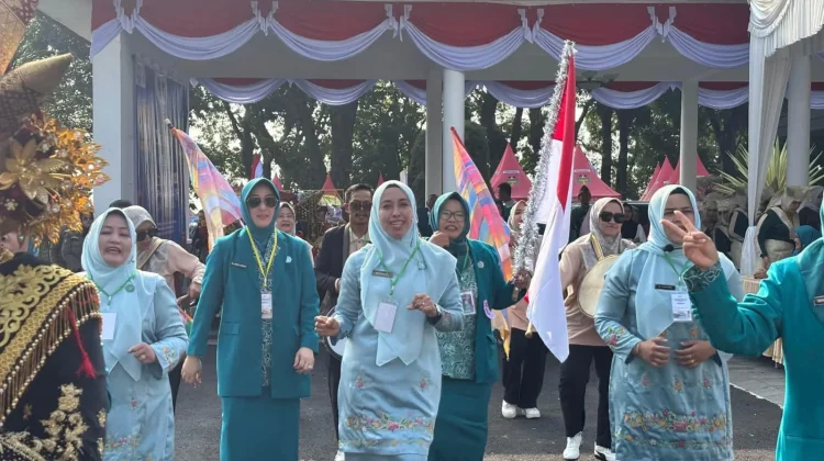 Defile Jambore PKK, Padang Panjang Pamerkan Kekompakan dan Kuliner Khas Daerah