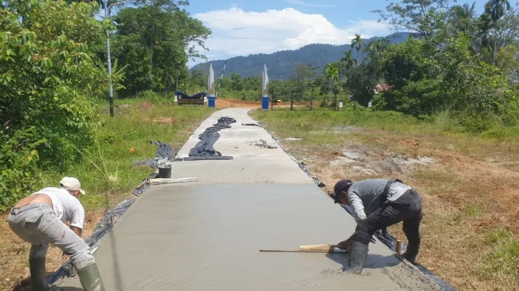 Dinas Perkim Kota Padang Pacu Pembangunan Jalan dan Drainase Permukiman