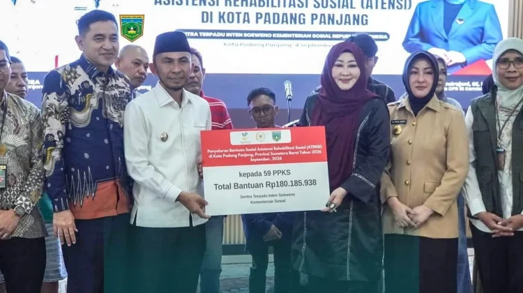 Sebanyak 59 Warga Padang Panjang Terima Bantuan ATENSI Kemensos