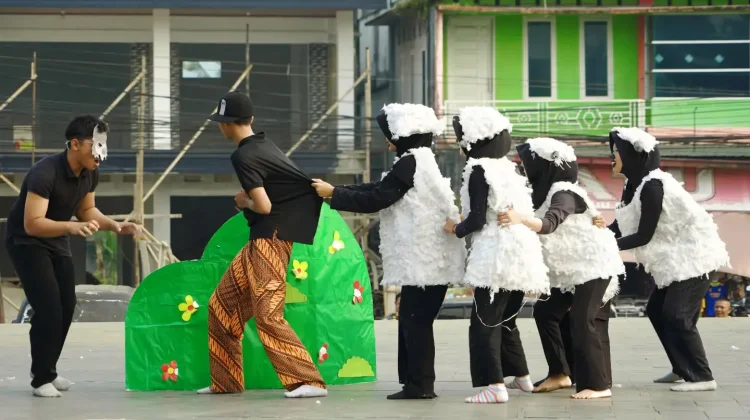Pelajar Tampilkan Bakat dan Kreativitas di CFD Solok Selatan