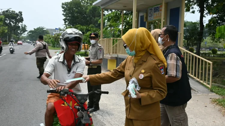 Pemko Padang Bagikan 11 Ribu Masker, Sikapi Memburuknya Kualitas Udara