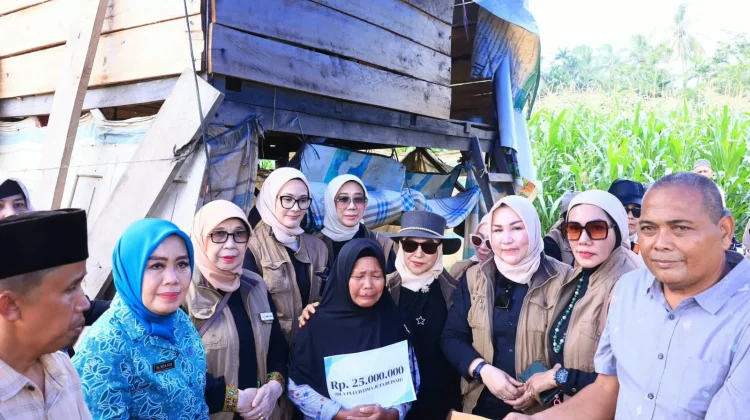 Indo Jalito Peduli Bedah Rumah Warga Kurang Mampu di Padang Pariaman