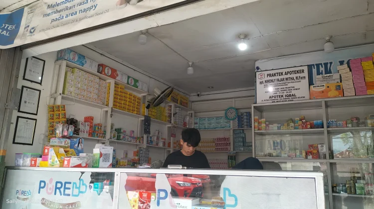 Permintaan Masker di Padang Terus Meningkat, Stok di Apotek Nyaris Kosong