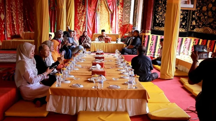 Minang Diaspora Network Global Malaysia Kunjungi Istano Silinduang Bulan