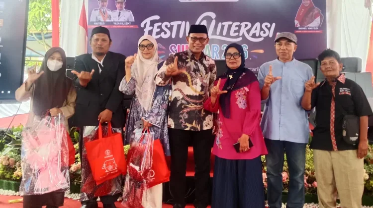 Tiga Puisi Terbaik Pengunjung Stand SatuPena Sumbar Diumumkan