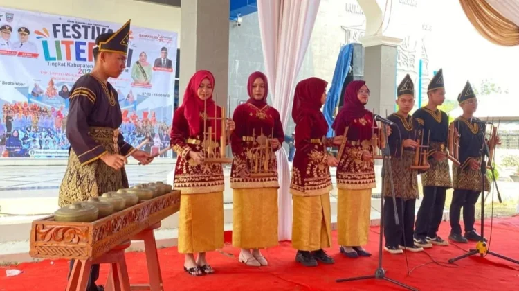 Hari Kedua Festival Literasi Pasbar Penuh Kreativitas Pelajar