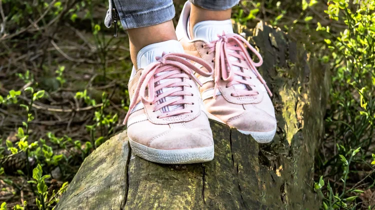 Rahasia Perawatan Sepatu Bahan Kain Supaya Tidak Cepat Kusam