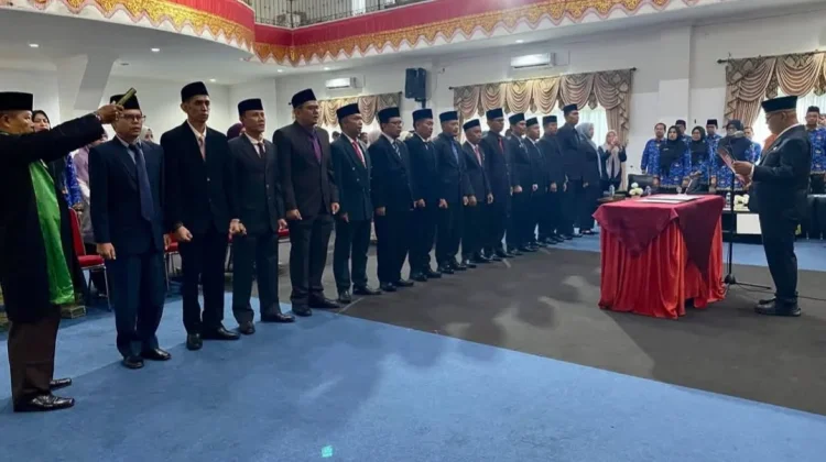 Lantik 15 Pejabat, Bupati Pasbar Soroti Target dan Integritas