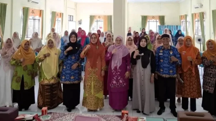 Literasi Politik Perempuan di Pasbar Dorong Berani Berperan