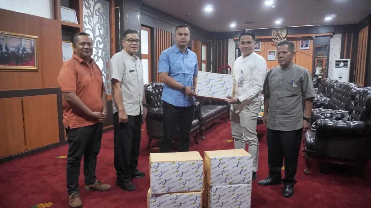 Bank Nagari Serahkan Bantuan Masker, Pemkab Sijunjung Segera Salurkan ke Masyarat