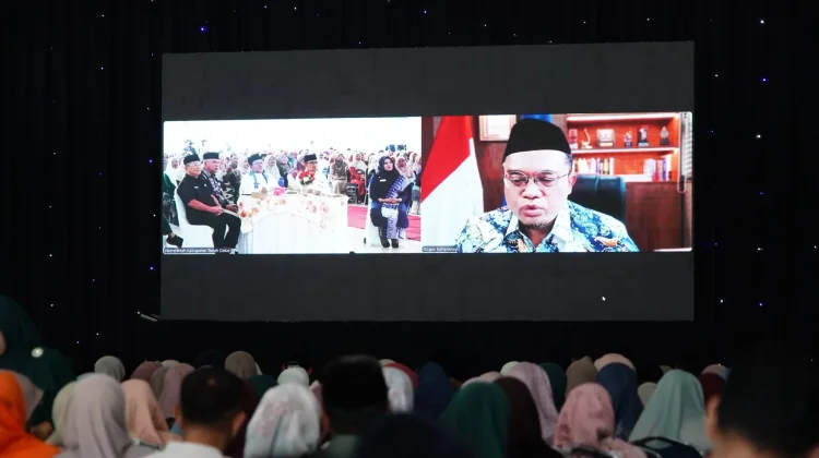 Bupati Tanah Datar Dorong Guru Tingkatkan Kompetensi dan Literasi Digital