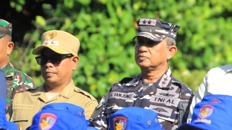Wabup Pessel Ajak Masyarakat Jaga Mangrove Cegah Abrasi