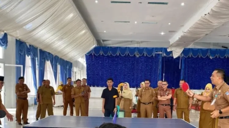 Sebanyak 32 ASN Pasbar Adu Ketangkasan di Tenis Meja