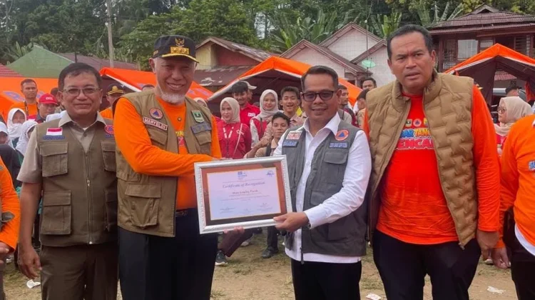 Nagari Ampiang Parak Terima Sertifikat Tsunami Ready UNESCO