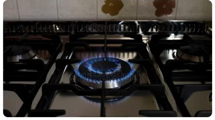 Tips Membersihkan Kerak Kompor Gas