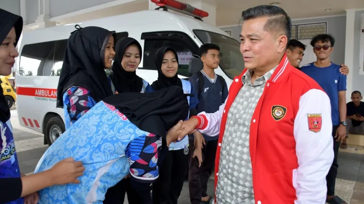 Sambangi Kontingen Silat Agam di Payakumbuh, Bupati Agam Beri Motivasi
