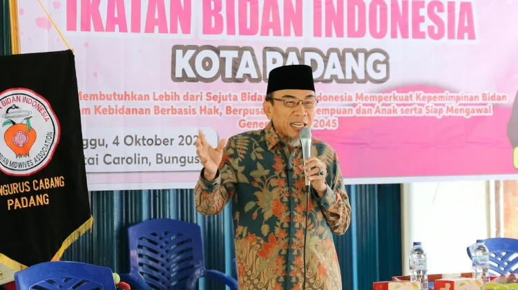 Pemko Padang Buka Peluang Bidan Sekolah ke Luar Negeri