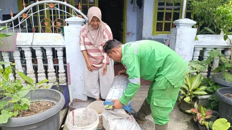 Pemko Padang Wajibkan Sampah Rumah Tangga Dipilah sebelum Diserahkan ke LPS