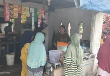 Pembelian Santan jelang Ramadan di Padang Melonjak