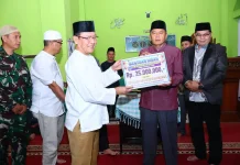 Safari Ramadan Pemko Payakumbuh Serahkan Bantuan untuk Masjid Baiturrahman