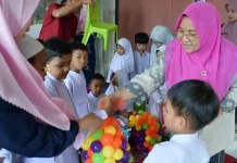 TP PKK Agam Salurkan APE dan Bantuan Sosial