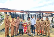 Bupati Pasaman Barat Bantu Korban Kebakaran Batang Toman