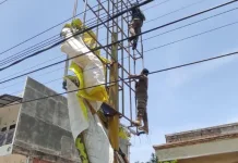 Baliho Rusak dan Tidak Berizin Ditertibkan di Padang Panjang