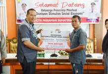 Pemko Pariaman Salurkan Bantuan Stimulan untuk Warga Terdampak Banjir