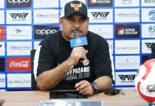 Debut Manis Imran Nahumarury, Puji Semangat Juang Pemain Semen Padang