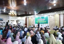 Wali Kota Yota Balad Salurkan Zakat BAZNAS untuk 422 Guru MDTA di Pariaman