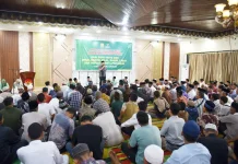 Wako Yota Balad Salurkan Zakat BAZNAS ke 1.096 Petugas Keagamaan se-Kota Pariaman